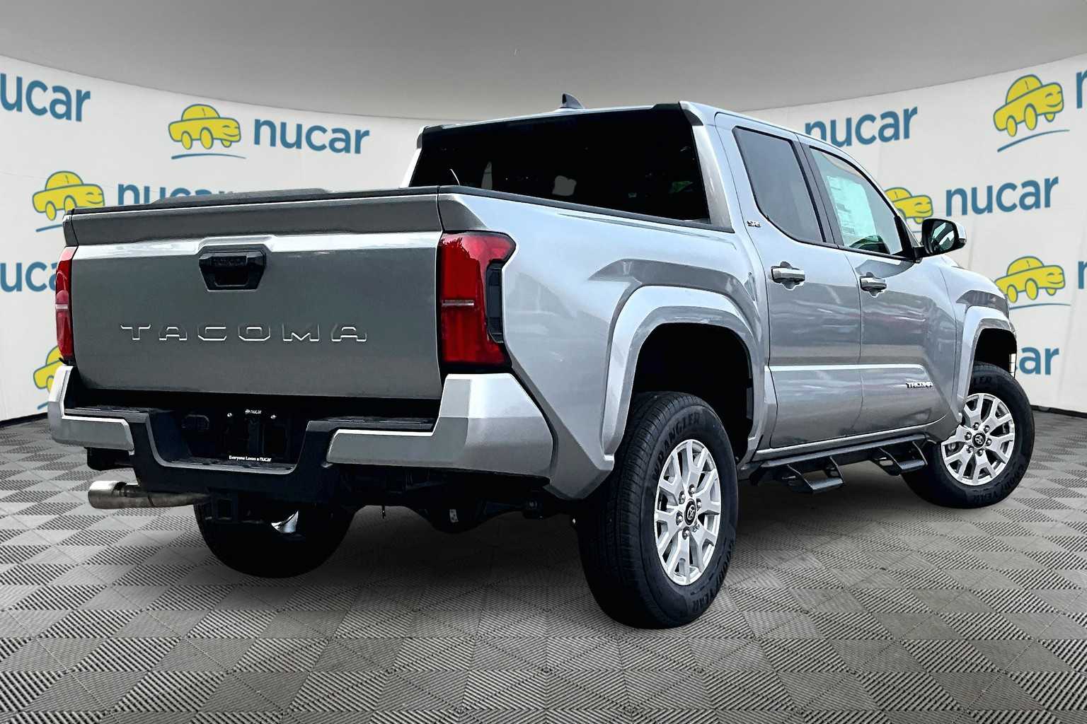 2025 Toyota Tacoma SR5 - Photo 7