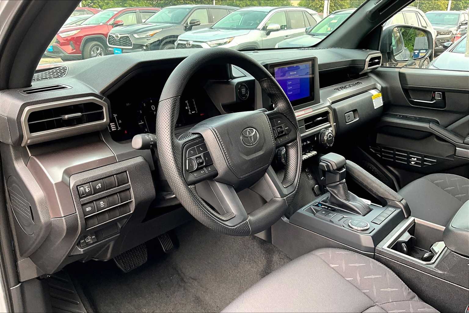 2025 Toyota Tacoma SR5 - Photo 9