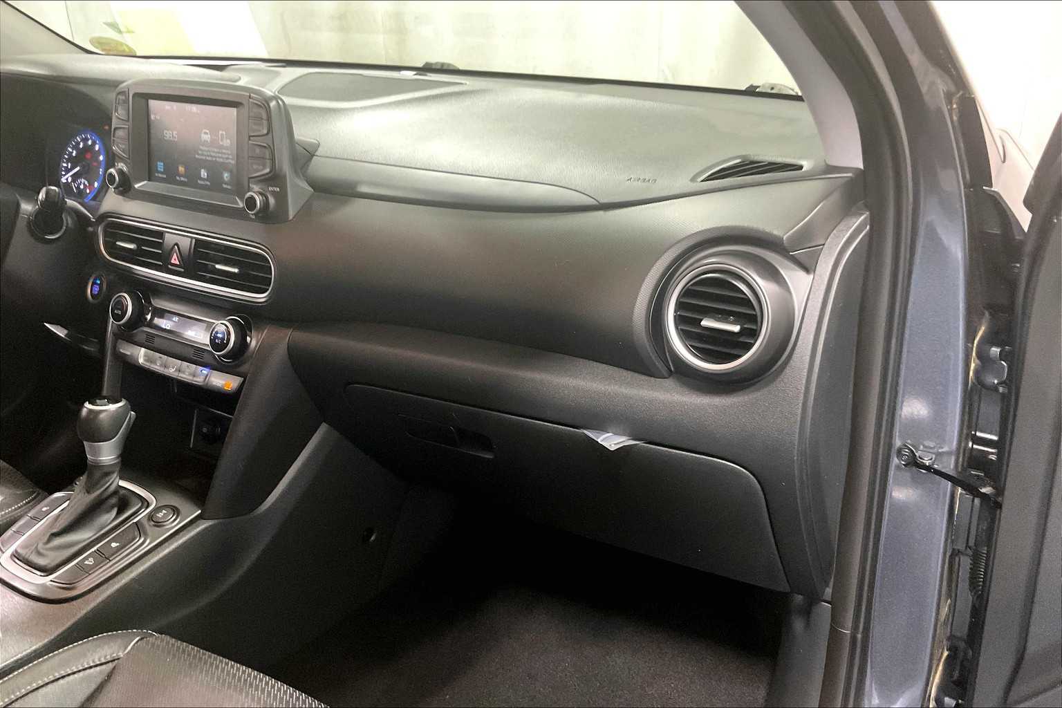 2021 Hyundai Kona Limited - Photo 13
