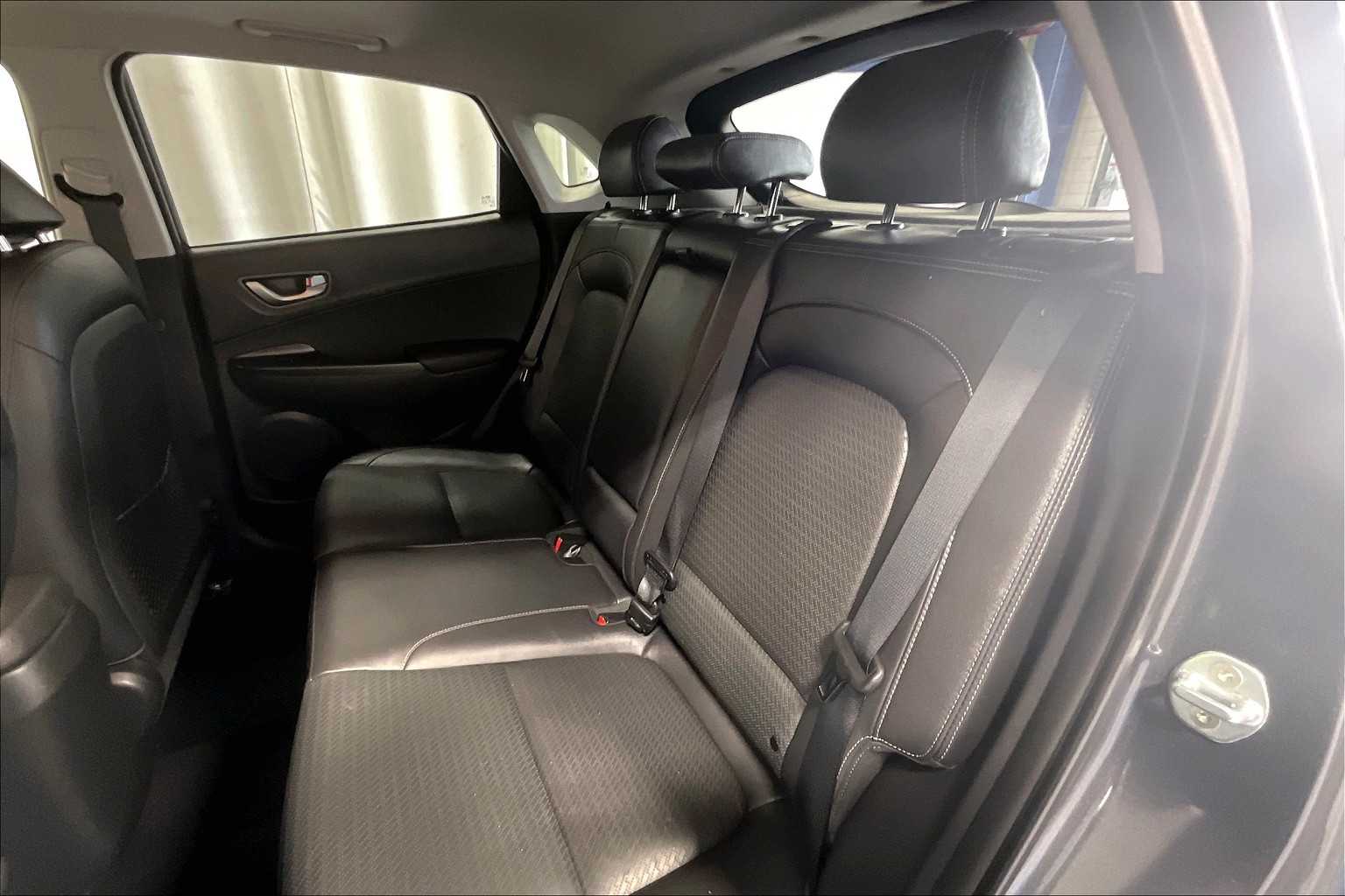 2021 Hyundai Kona Limited - Photo 15