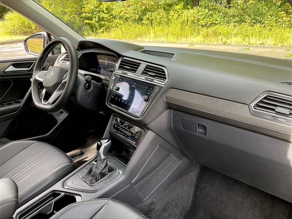 2024 Volkswagen Tiguan 2.0T SE - Photo 13