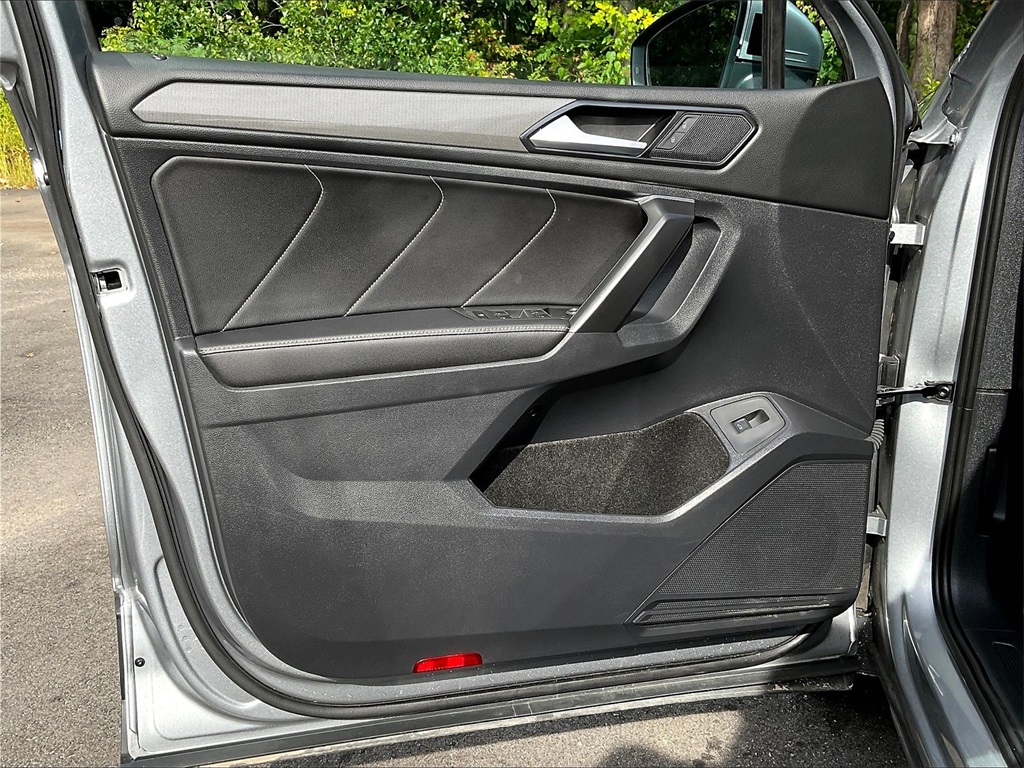 2024 Volkswagen Tiguan 2.0T SE - Photo 9