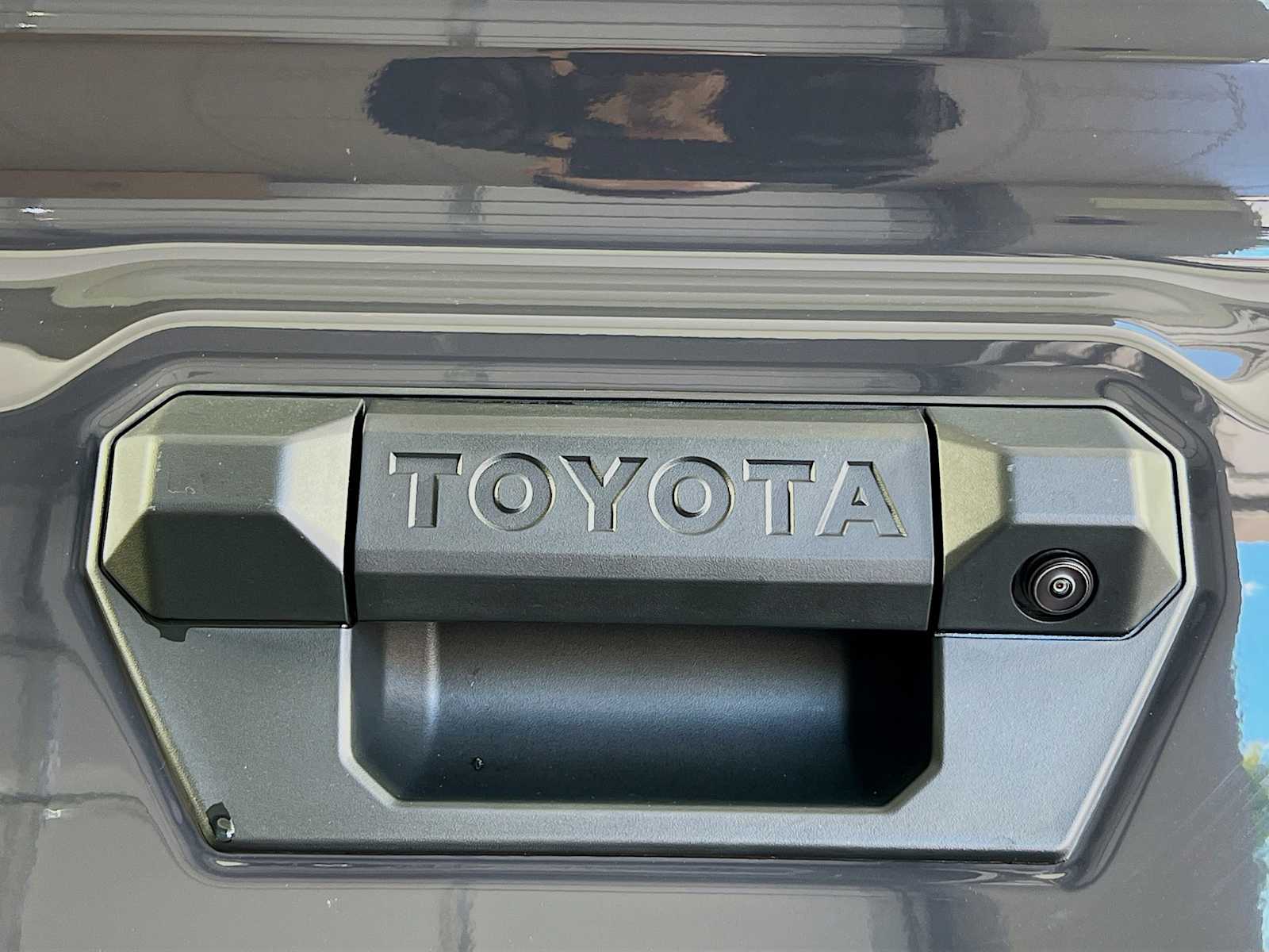 2025 Toyota Tacoma SR5 - Photo 17
