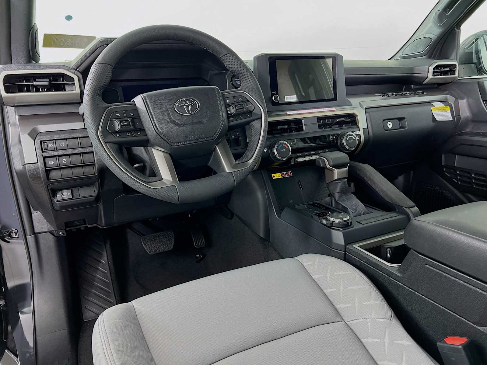 2025 Toyota Tacoma SR5 - Photo 6
