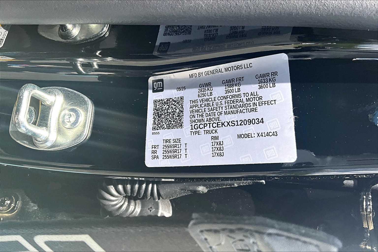 2025 Chevrolet Colorado 4WD LT - Photo 17