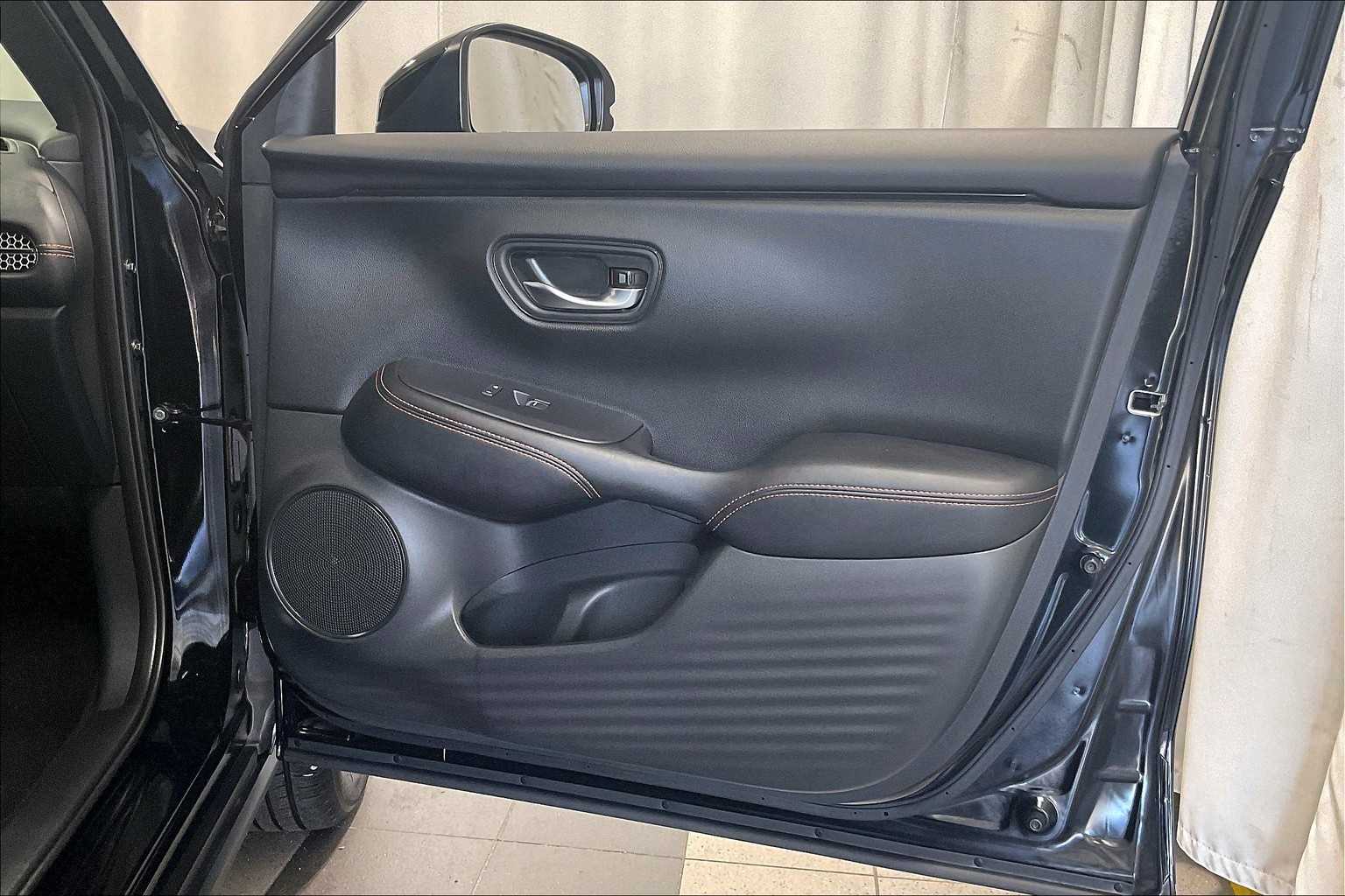 2025 Honda HR-V Sport - Photo 12