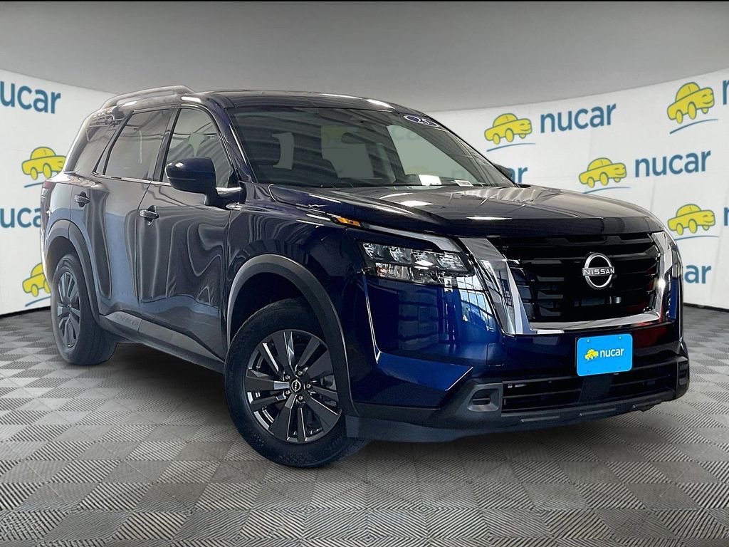 2025 Nissan Pathfinder SV