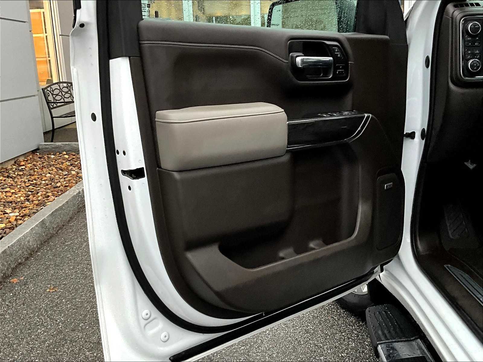 2020 Chevrolet Silverado 1500 LTZ - Photo 9