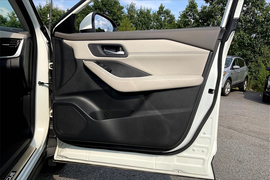 2023 Nissan Rogue SL - Photo 11