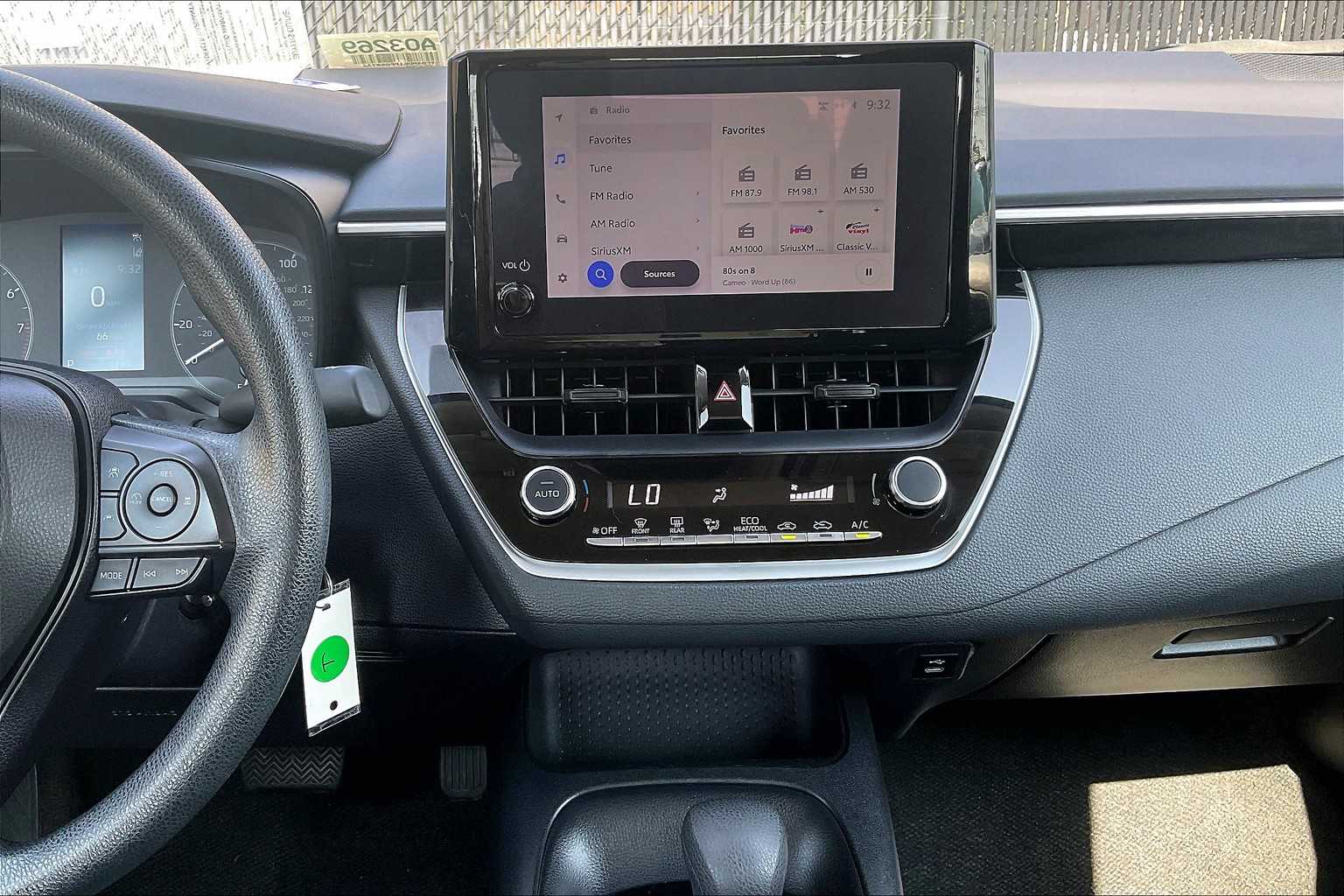 2023 Toyota Corolla LE - Photo 18