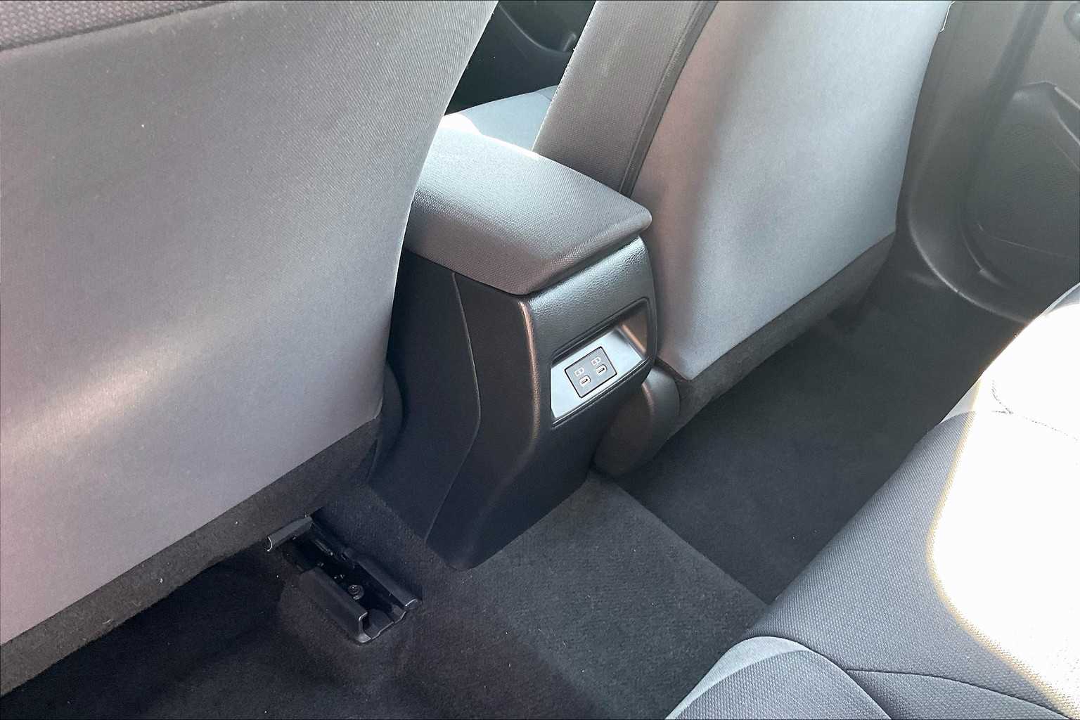 2023 Toyota Corolla LE - Photo 26