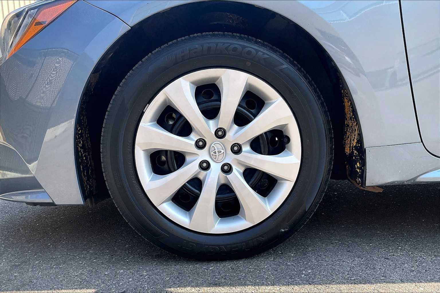 2023 Toyota Corolla LE - Photo 7