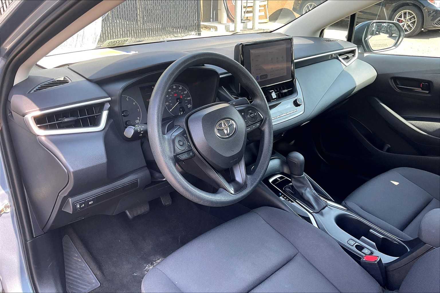 2023 Toyota Corolla LE - Photo 8