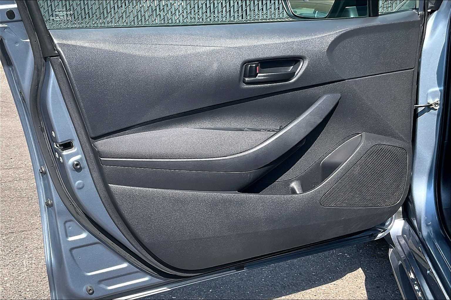 2023 Toyota Corolla LE - Photo 9