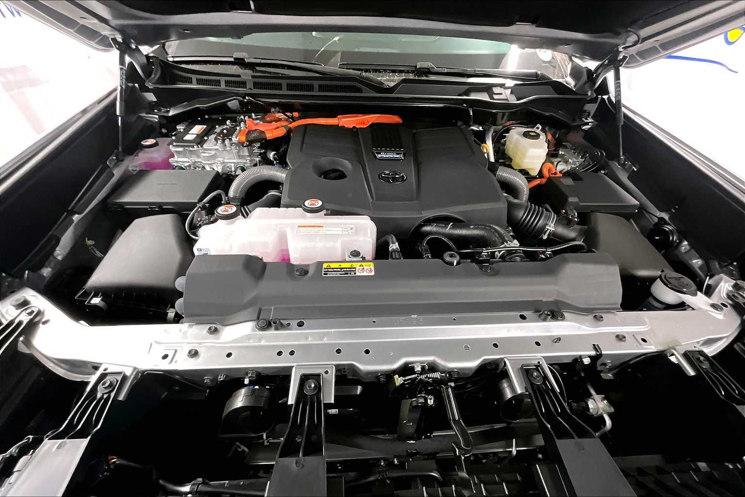 2025 Toyota Sequoia SR5 - Photo 16