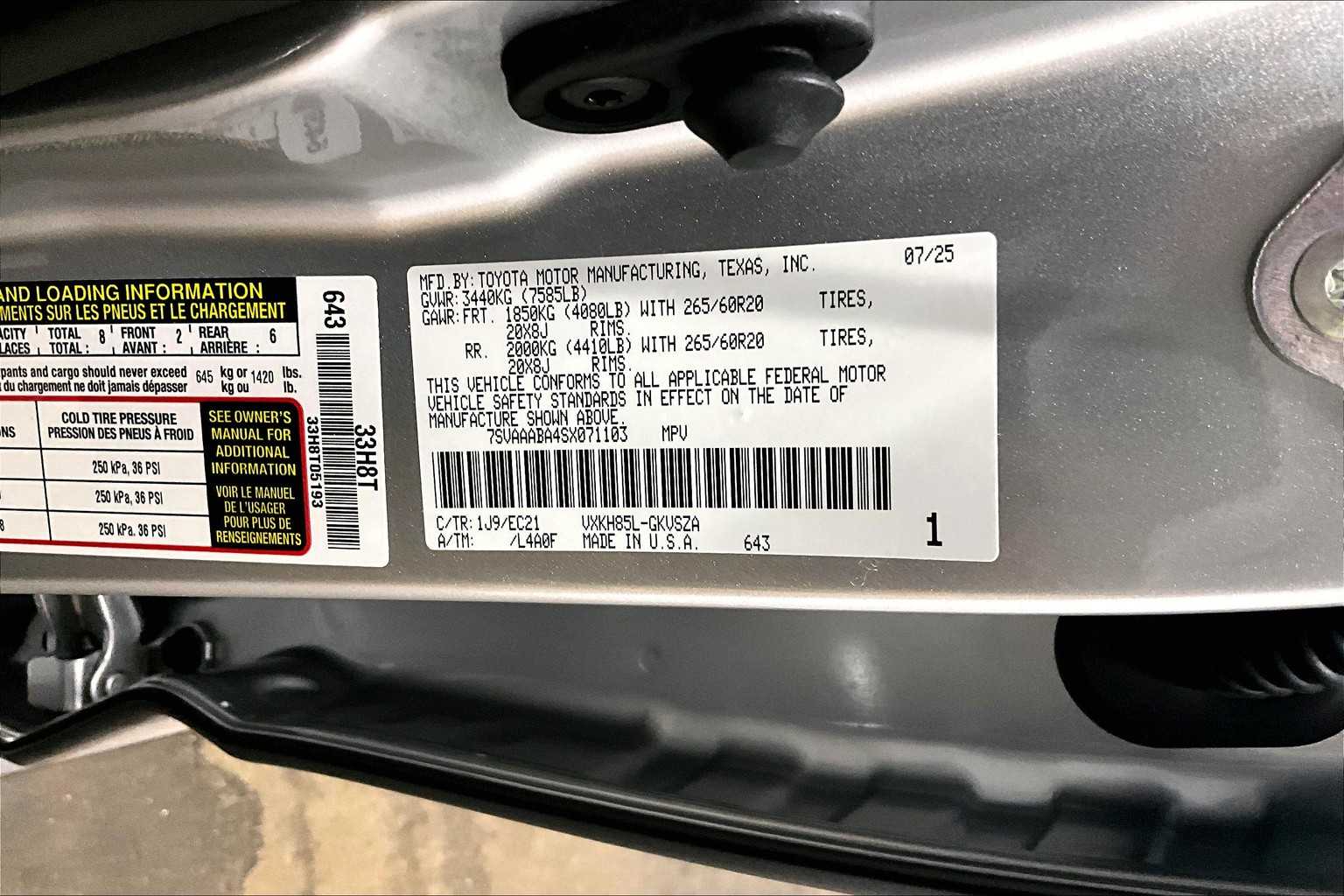 2025 Toyota Sequoia SR5 - Photo 17