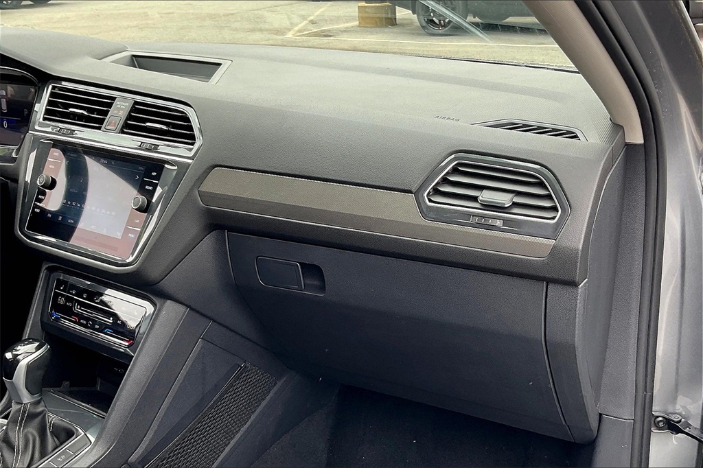 2022 Volkswagen Tiguan 2.0T SE - Photo 12