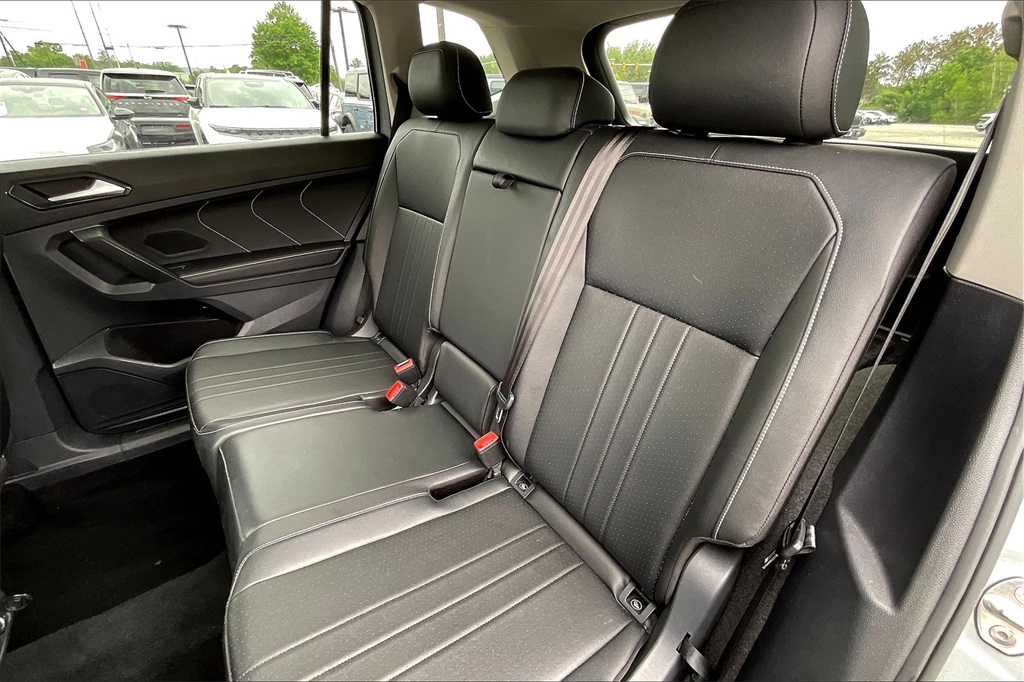 2022 Volkswagen Tiguan 2.0T SE - Photo 14