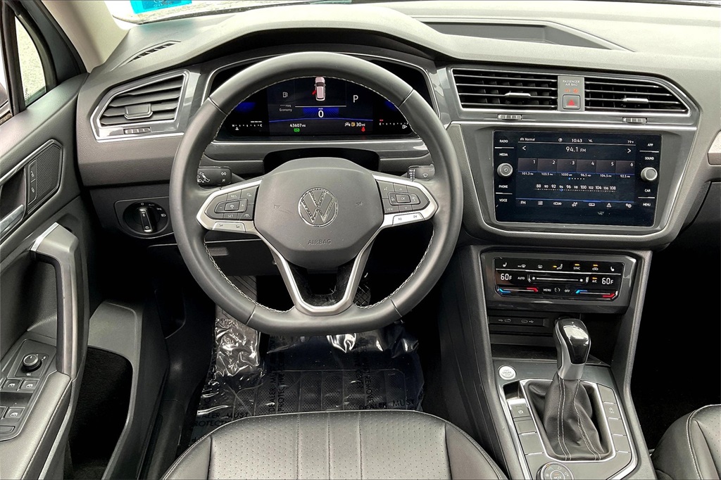 2022 Volkswagen Tiguan 2.0T SE - Photo 16