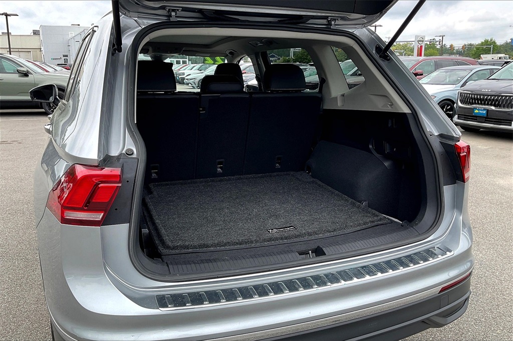 2022 Volkswagen Tiguan 2.0T SE - Photo 35