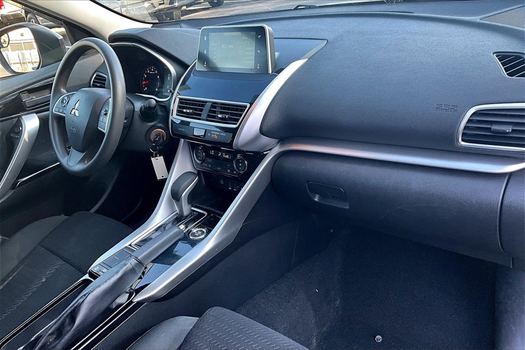 2019 Mitsubishi Eclipse Cross LE - Photo 14
