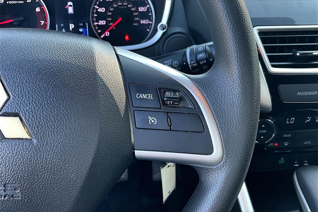 2019 Mitsubishi Eclipse Cross LE - Photo 23