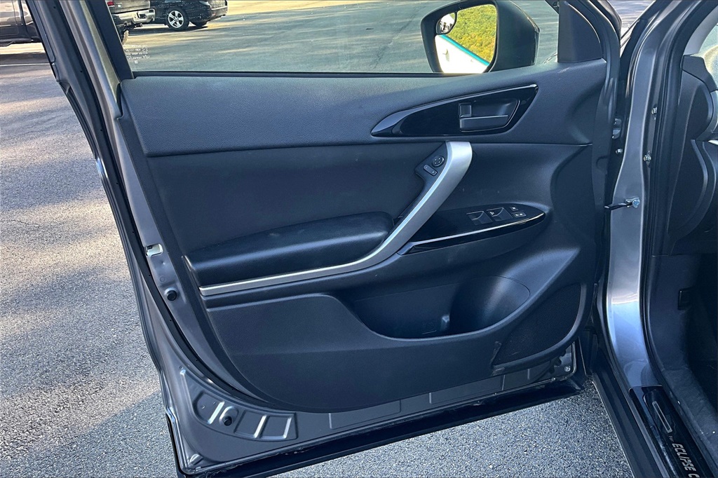 2019 Mitsubishi Eclipse Cross LE - Photo 9