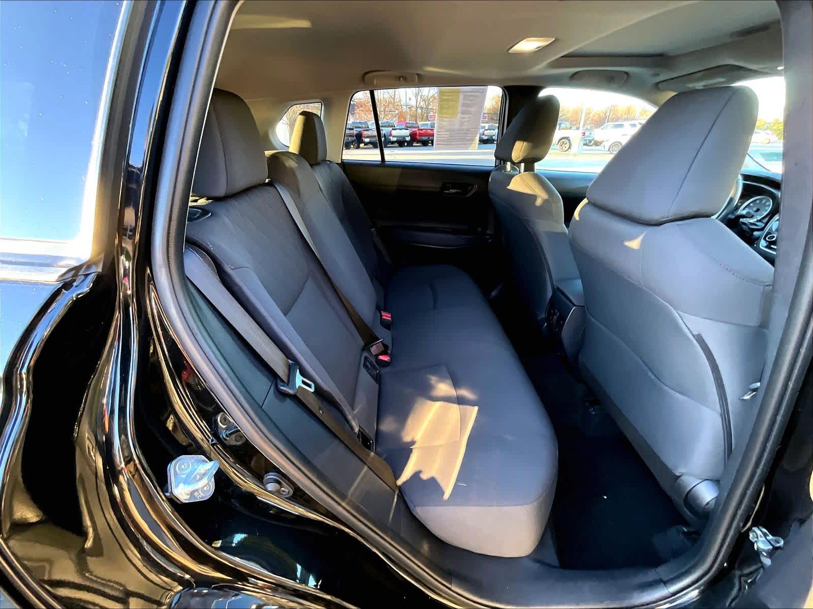 2022 Toyota Corolla Cross LE - Photo 16