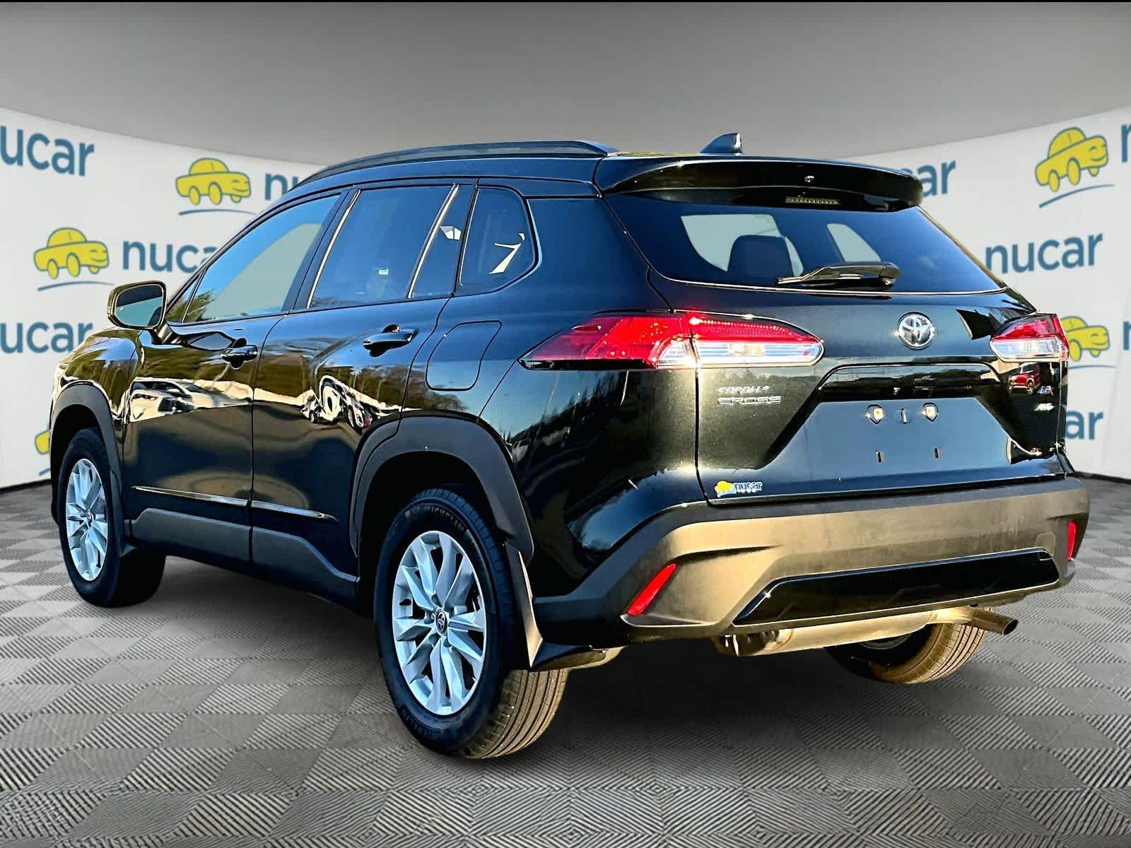 2022 Toyota Corolla Cross LE - Photo 4