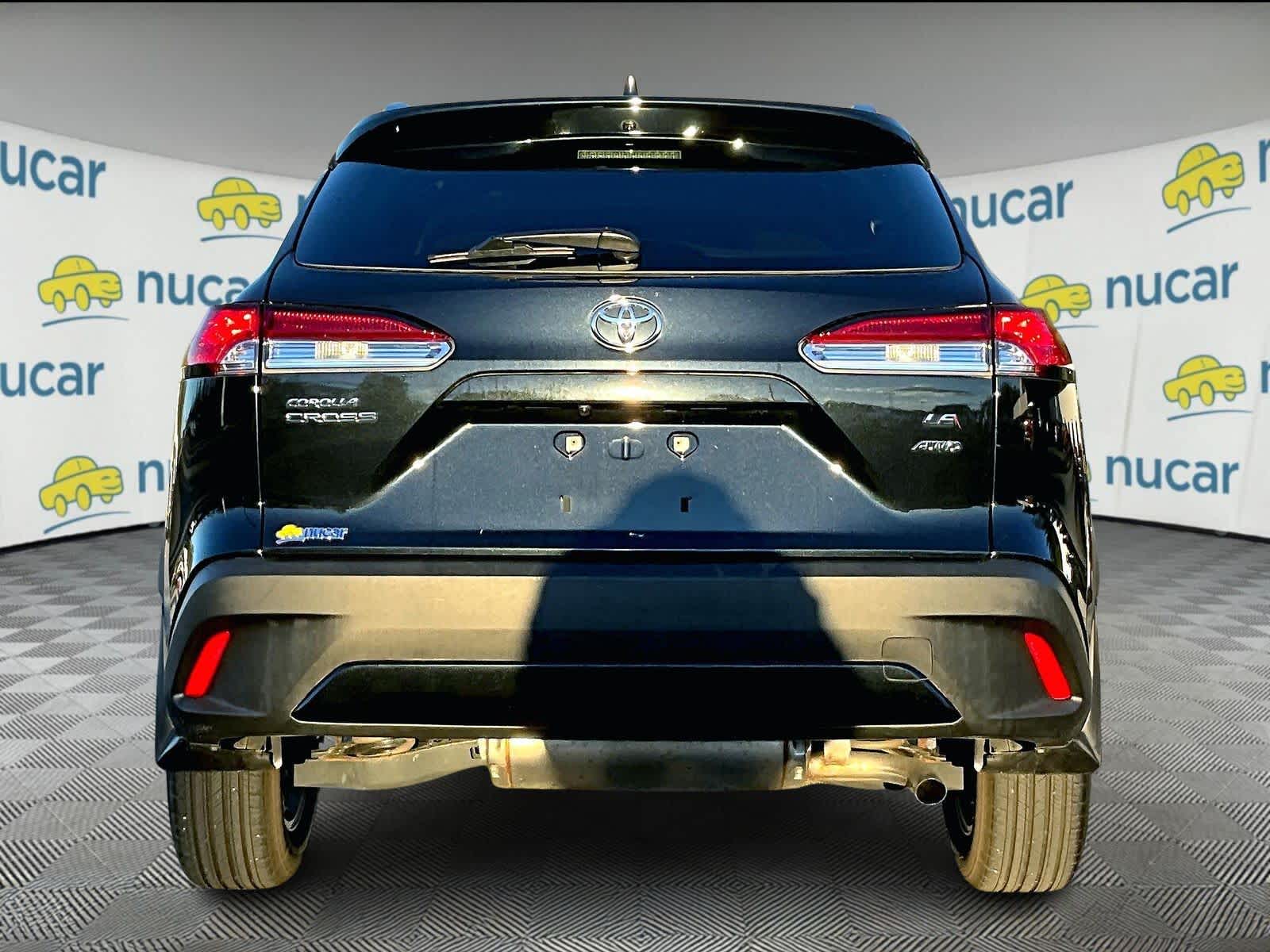 2022 Toyota Corolla Cross LE - Photo 5