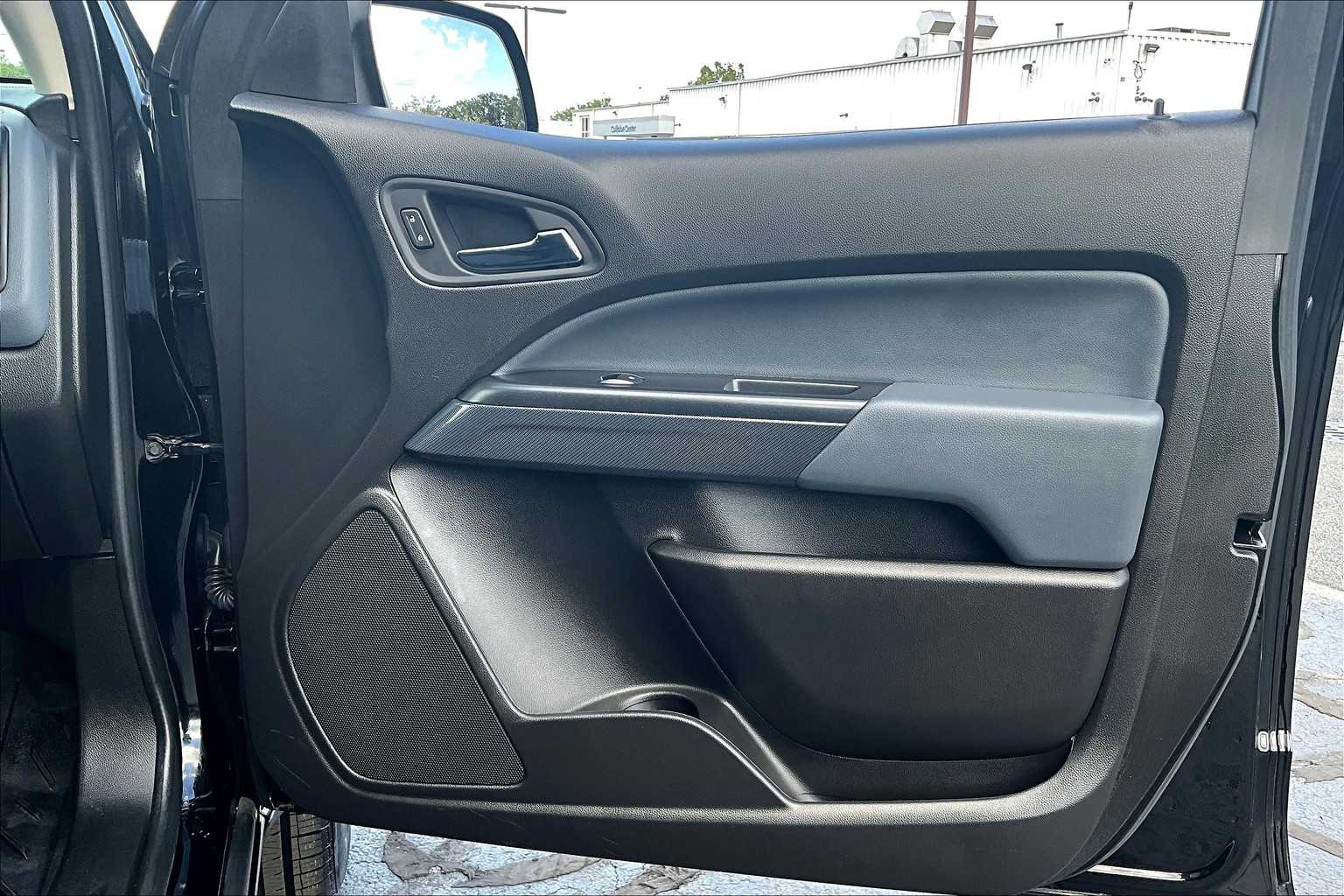 2021 Toyota Venza LE - Photo 12