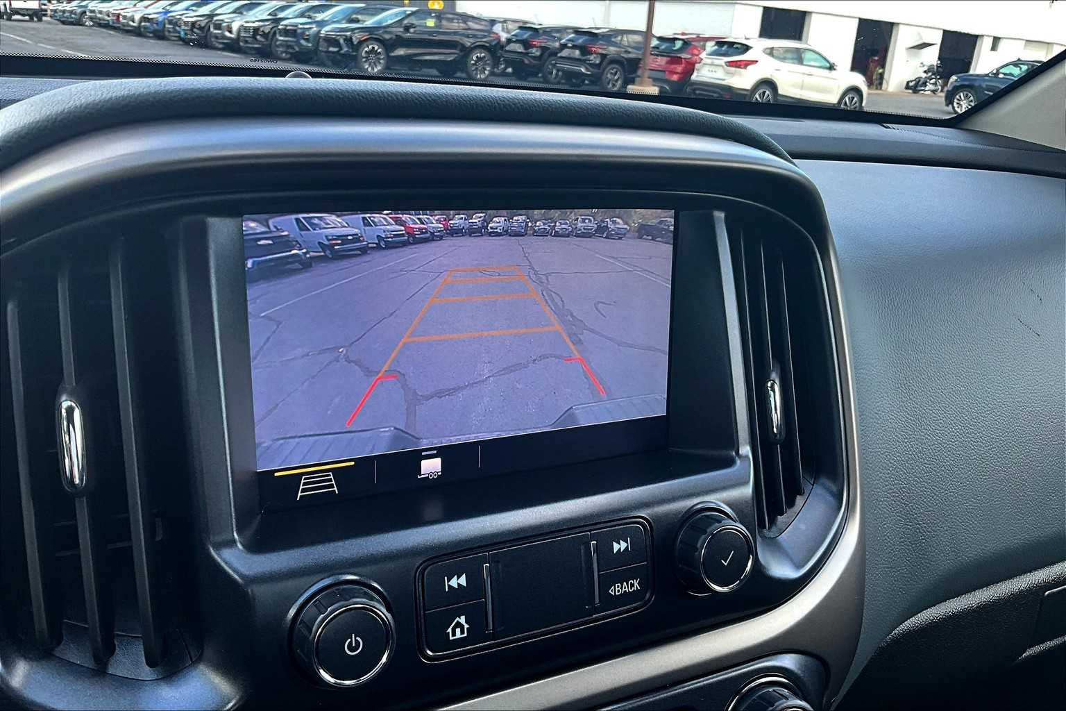 2021 Toyota Venza LE - Photo 18