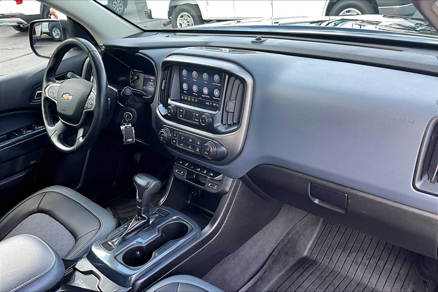 2021 Toyota Venza LE - Photo 21