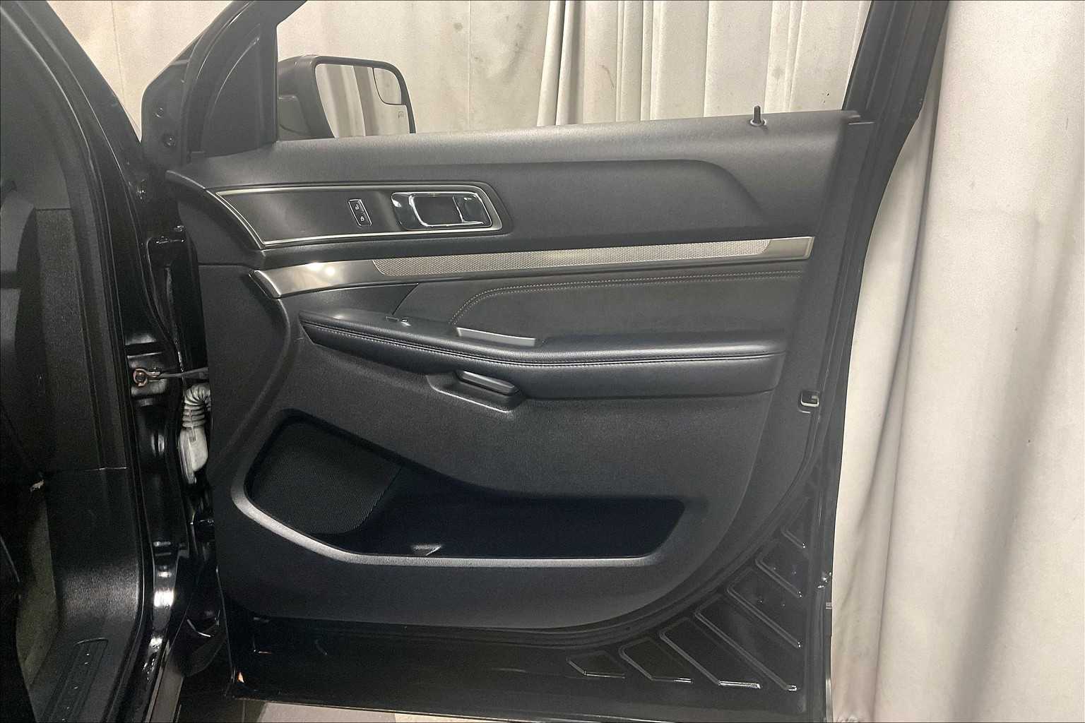 2018 Ford Explorer XLT - Photo 12