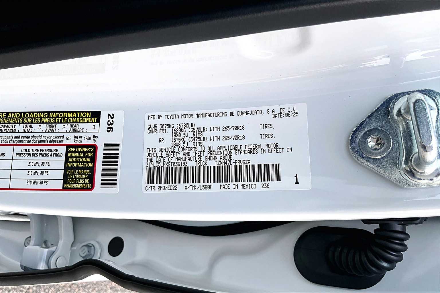 2025 Toyota Tacoma TRD Pro Hybrid - Photo 17