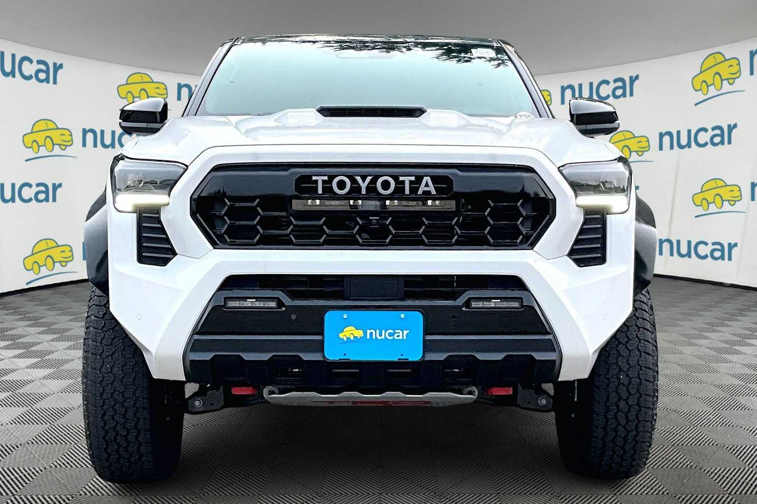 2025 Toyota Tacoma TRD Pro Hybrid - Photo 3