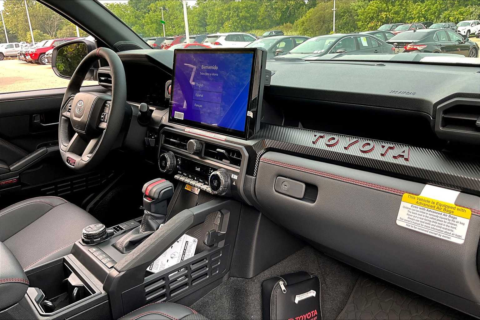 2025 Toyota Tacoma TRD Pro Hybrid - Photo 10