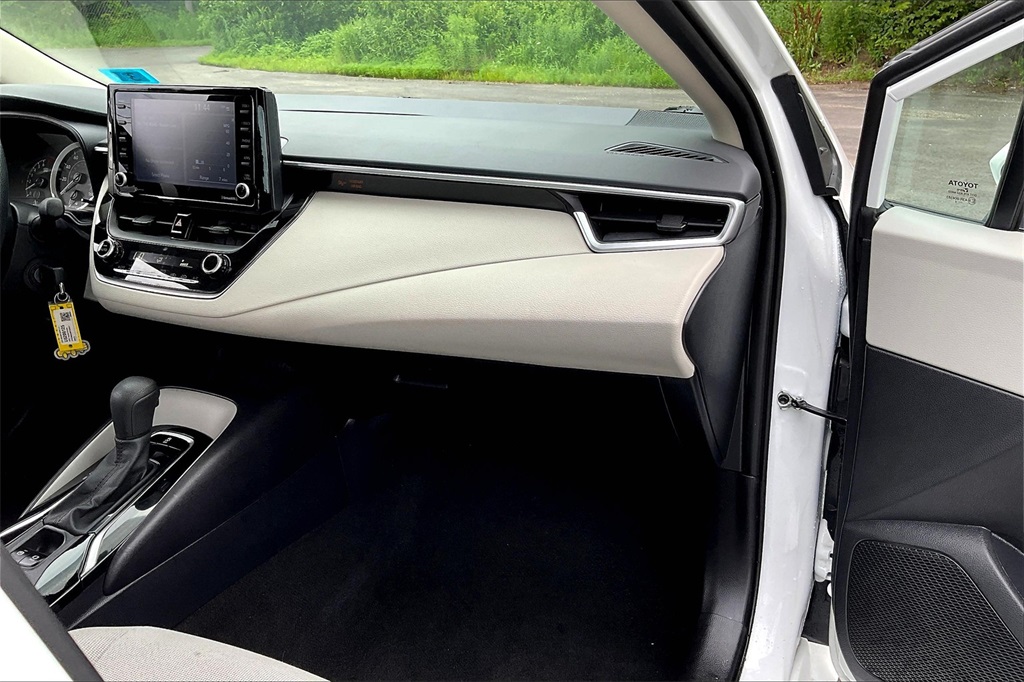2022 Toyota Corolla LE - Photo 12