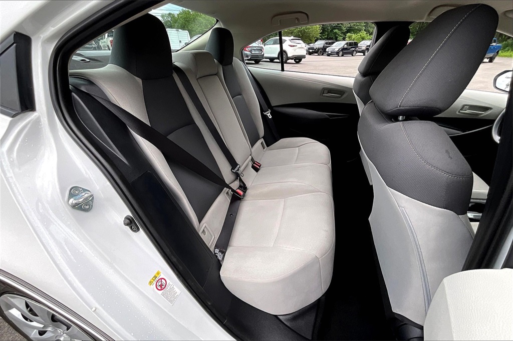 2022 Toyota Corolla LE - Photo 18