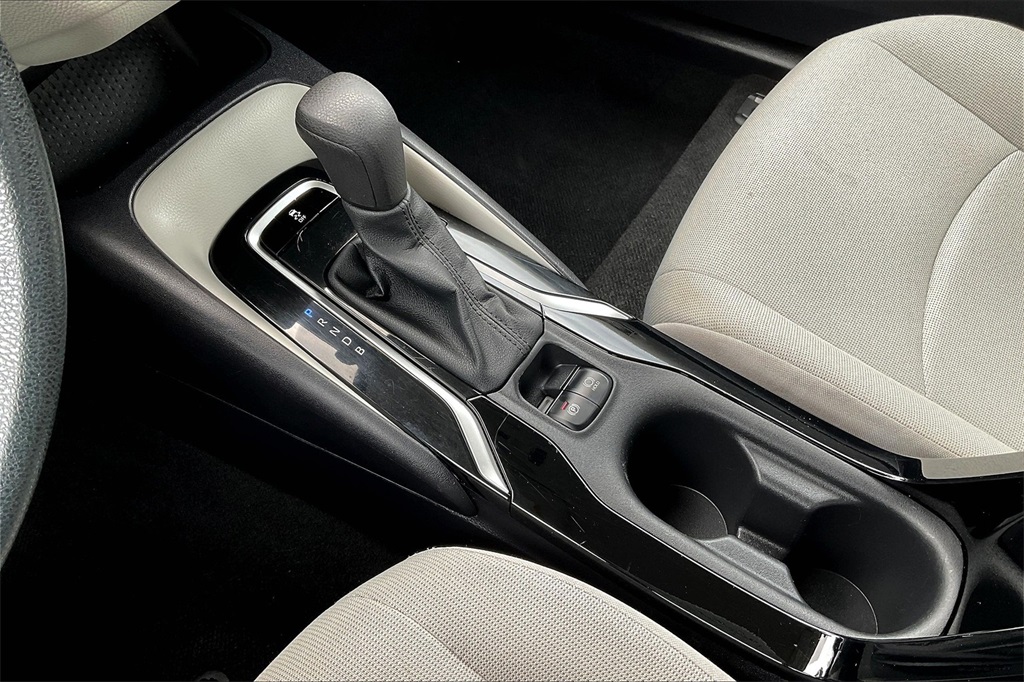 2022 Toyota Corolla LE - Photo 19