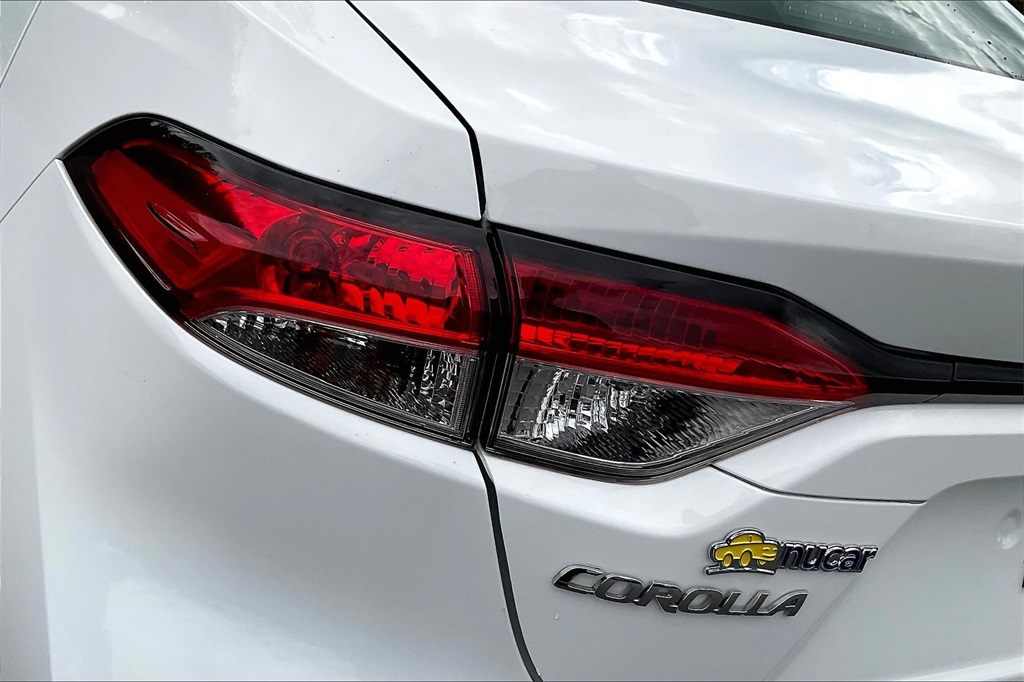 2022 Toyota Corolla LE - Photo 29