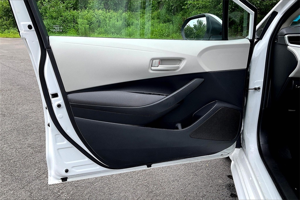 2022 Toyota Corolla LE - Photo 9