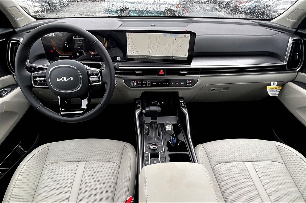 2025 Kia Sorento S - Photo 11