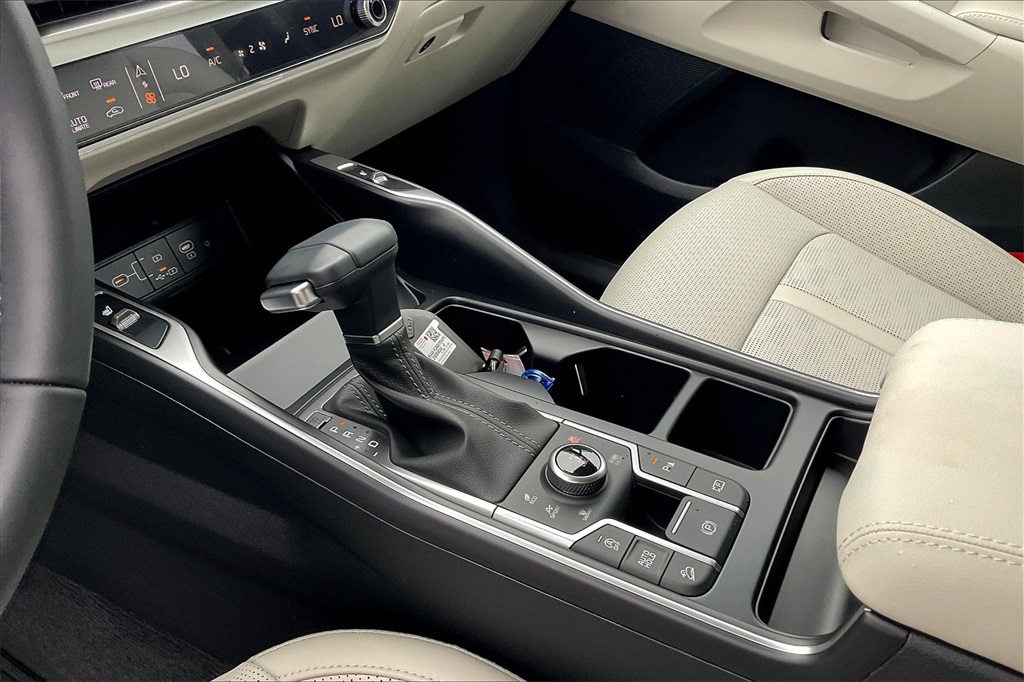 2025 Kia Sorento S - Photo 13
