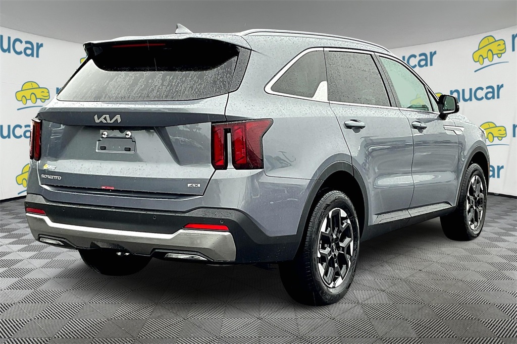 2025 Kia Sorento S - Photo 6