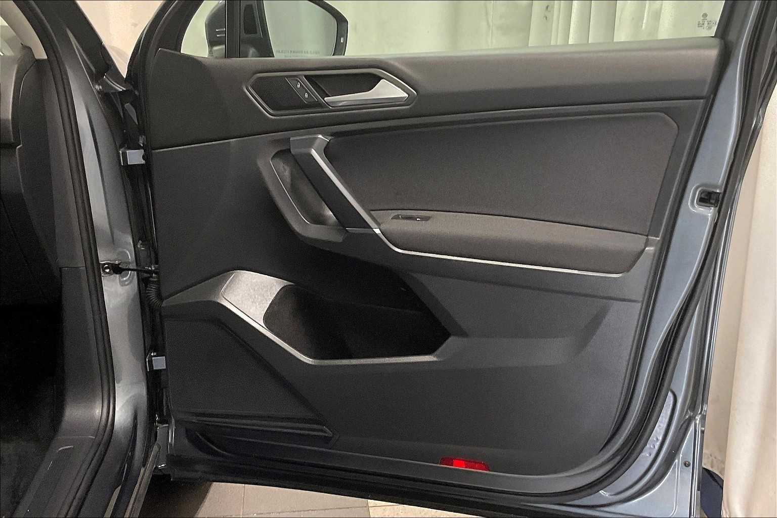 2020 Volkswagen Tiguan S - Photo 12