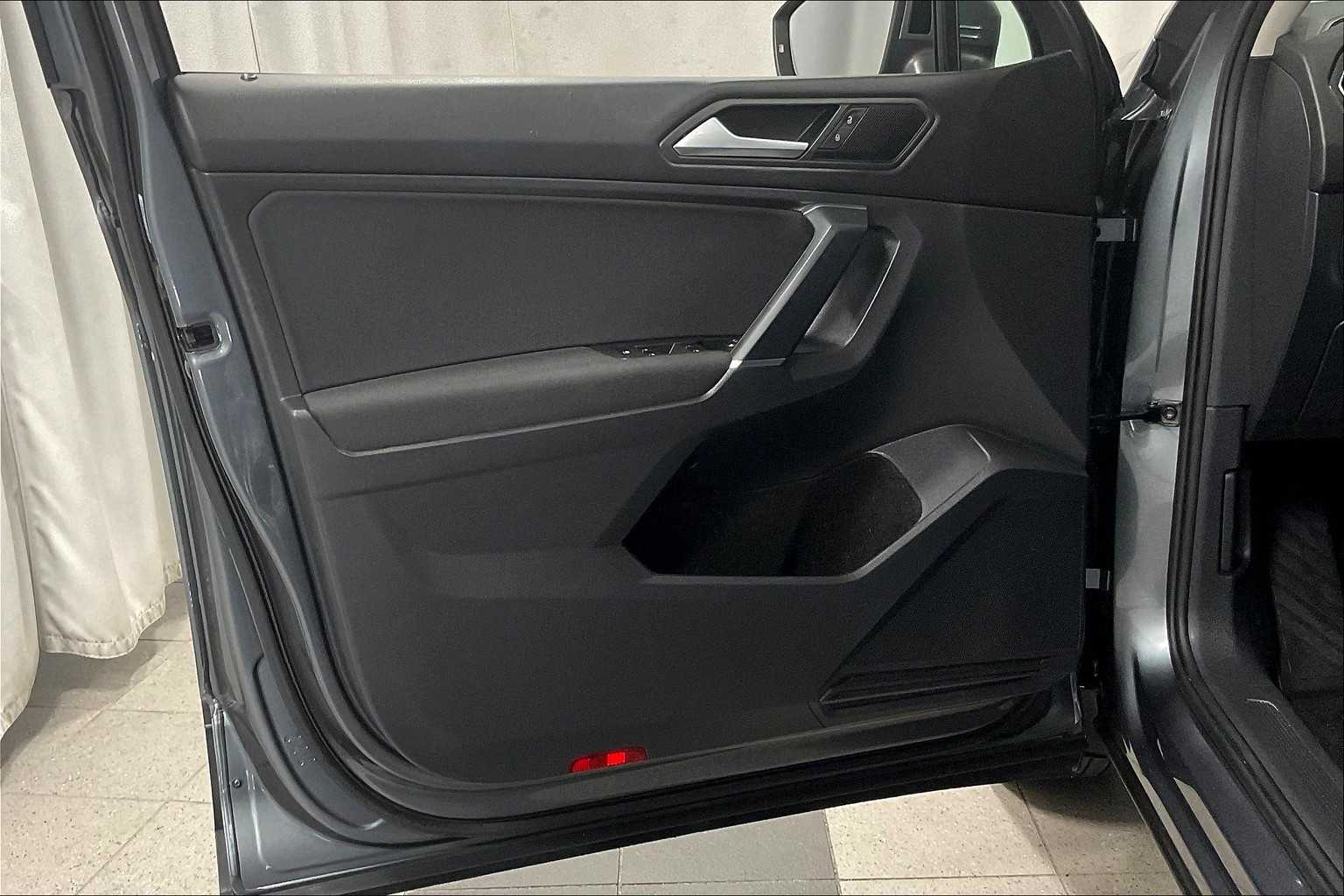 2020 Volkswagen Tiguan S - Photo 9