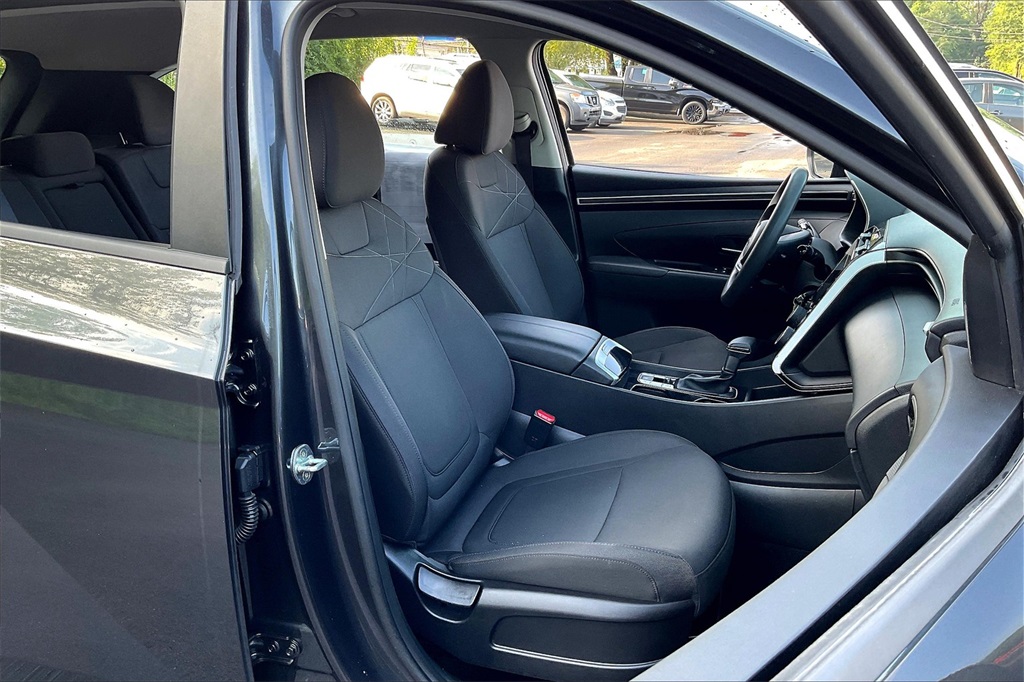 2022 Hyundai Tucson SE - Photo 11