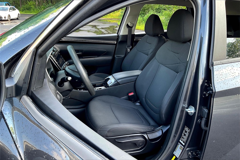 2022 Hyundai Tucson SE - Photo 10