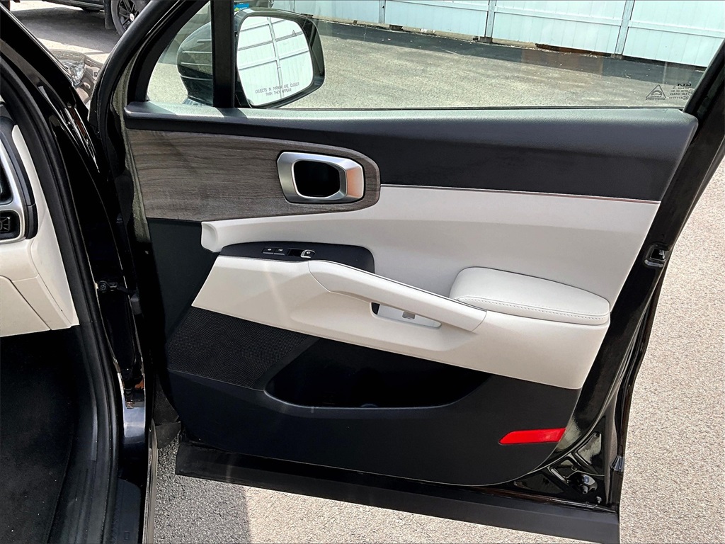 2022 Kia Sorento S - Photo 12
